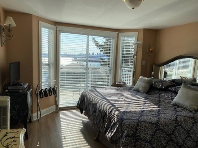 Ocean Breeze Executive Bed And Breakfast 노스밴쿠버 외부 사진