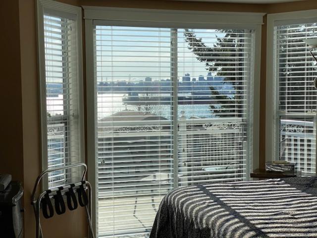 Ocean Breeze Executive Bed And Breakfast 노스밴쿠버 외부 사진